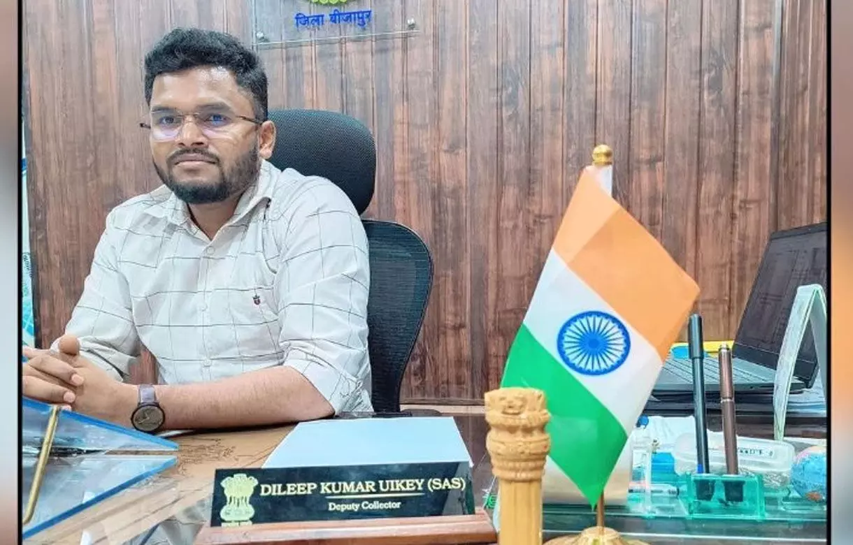 डिप्टी कलेक्टर पर दुष्कर्म का आरोप, महिला आरक्षक ने दर्ज कराई FIR