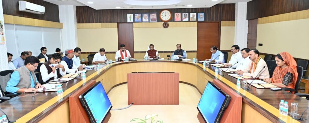 छत्तीसगढ़ कैबिनेट बैठक में बड़ा फैसला: नवा रायपुर बनेगा आईटी हब, गरीब परिवारों को दिसंबर तक मिलेगा चना