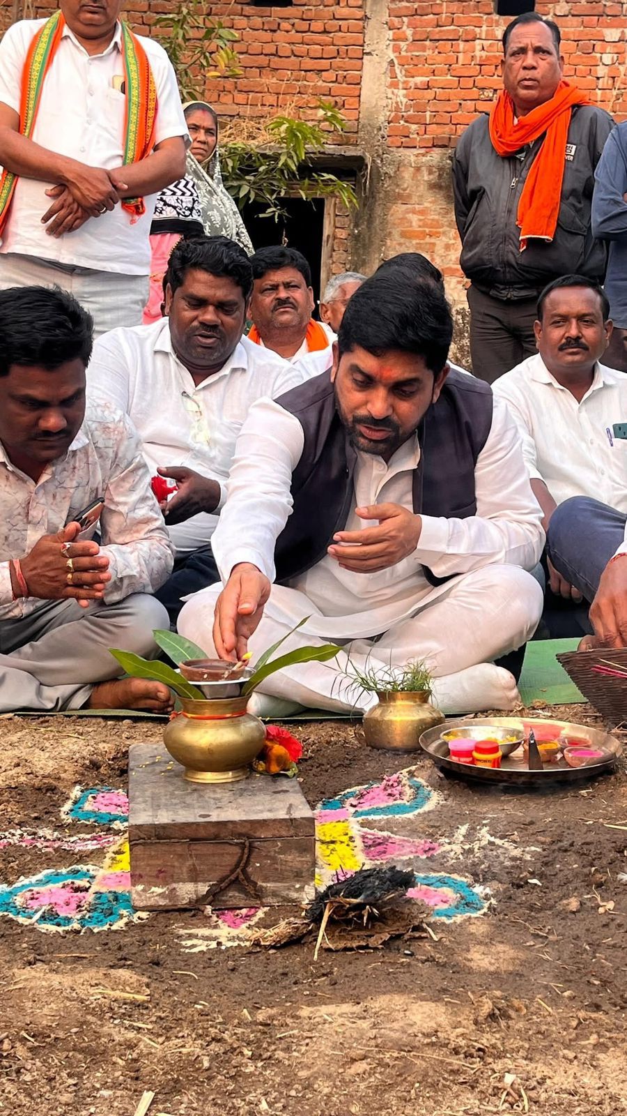 बिरकोना व मिरमिटी में 26 लाख के सामुदायिक भवनों का भूमिपूजन, उपमुख्यमंत्री विजय शर्मा के नेतृत्व में ग्रामीण विकास को मिली नई रफ्तार: डॉ. वीरेन्द्र साहू