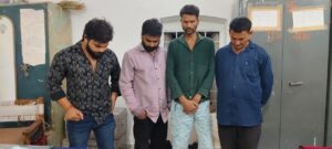 कवर्धा में जुए के बड़े फड़ पर पुलिस की दबिश, 4 जुआरी गिरफ्तार; ₹2.13 लाख नगद और मोबाइल बरामद